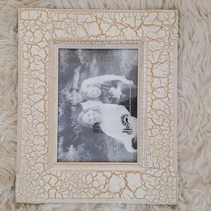 NWOT distressed picture frame